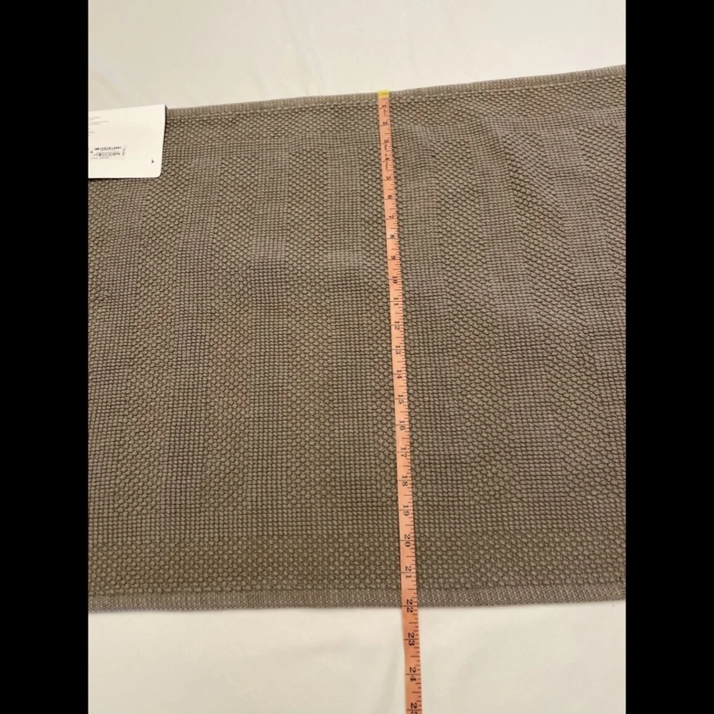 NWT‎ Hotel Collection [SZ 22 x 36 ] Woven Stripe Bath Mat in Pearl Grey